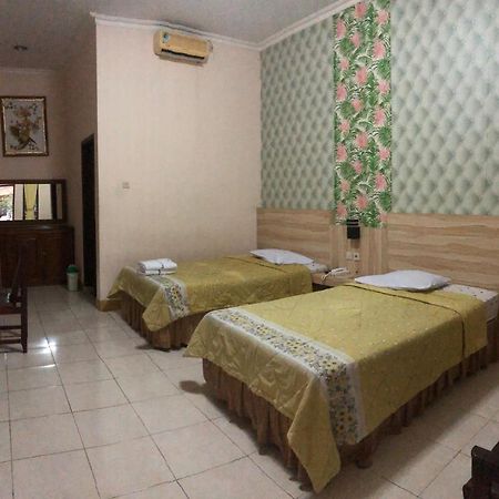 Grafika Hotel Dan Resto Gombong (Central Java) Exterior photo