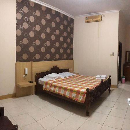 Grafika Hotel Dan Resto Gombong (Central Java) Exterior photo