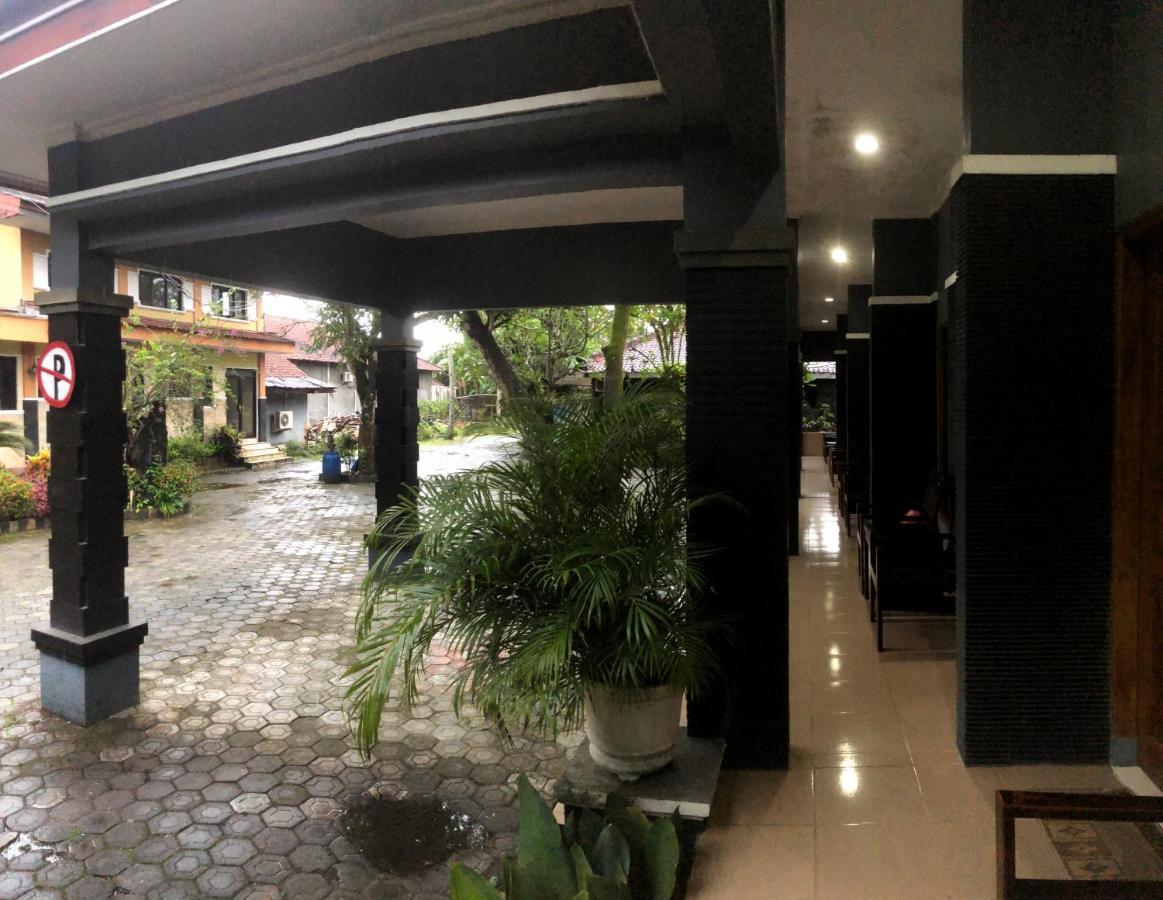 Grafika Hotel Dan Resto Gombong (Central Java) Exterior photo